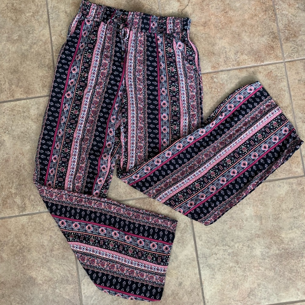 Elastic waist paisley pants